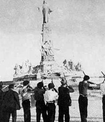 Miliziani socialisti fucilano la statua del Sacro Cuore di Gesù a Cerro de los Ángeles